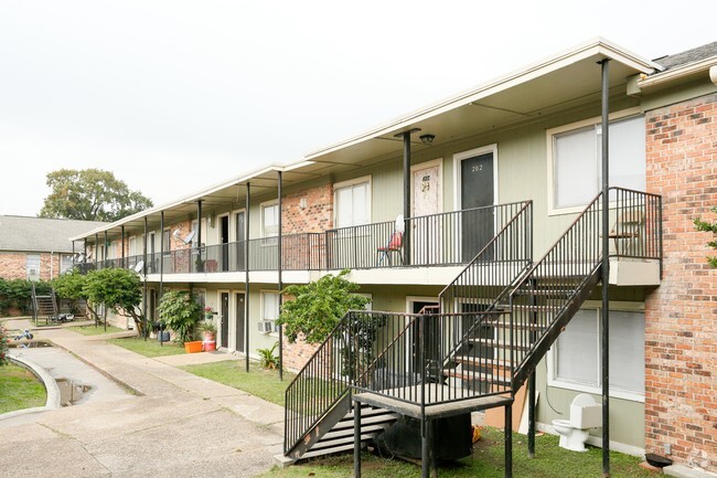 Building Photo - Coventry North Apartments