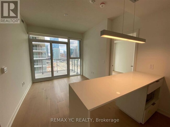 Building Photo - 20 Richardson St