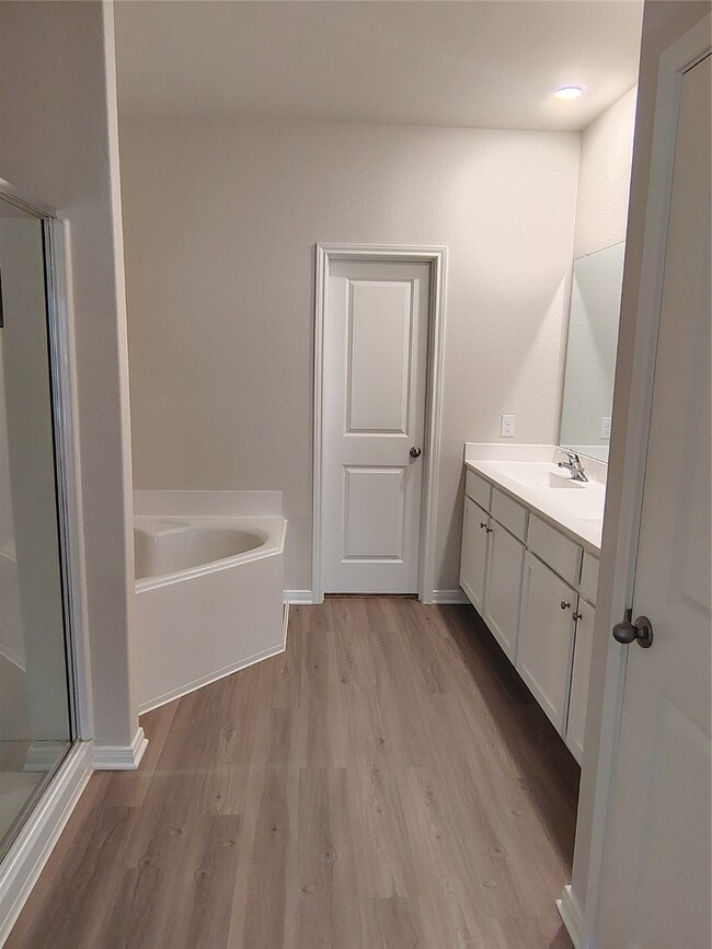 Building Photo - 3114 Freeboard Dr