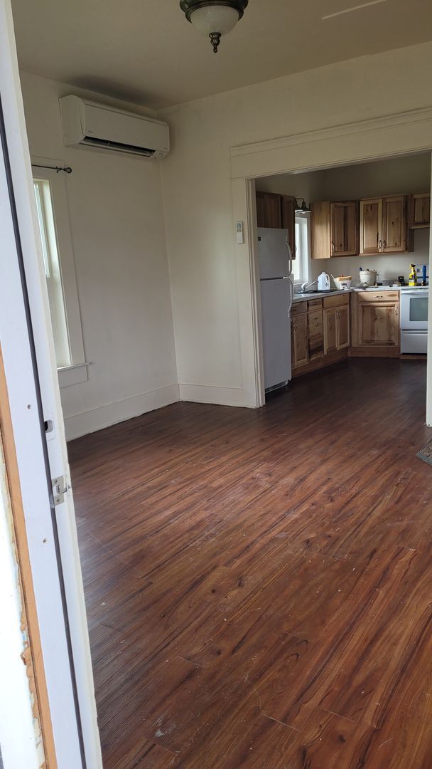 Building Photo - Quaint 2 Bedroom Country Home in Melrose