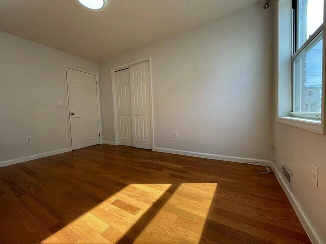 Foto del edificio - 85 Manila Ave