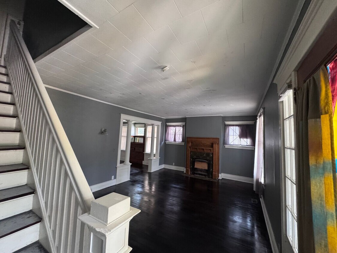 Foto principal - 422 S 1st St