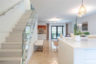 Building Photo - 576 Westree Ln