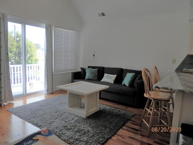 Foto del edificio - 613 Brinley Ave