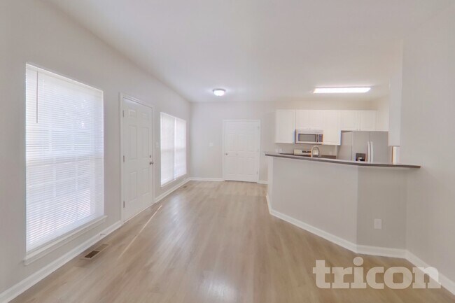 Foto del edificio - 6902 Fenwick Dr