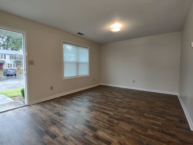 Foto del edificio - 10 Port W Ct