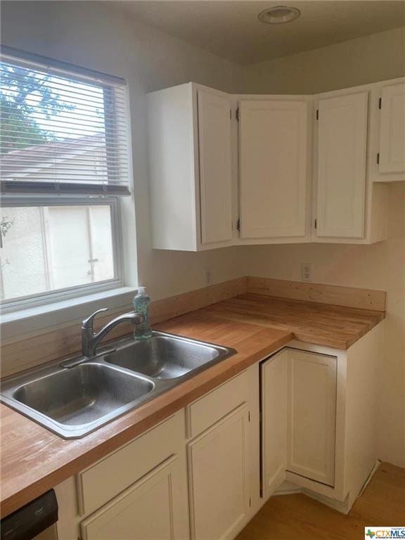 Foto del edificio - 303 Lakeview Blvd