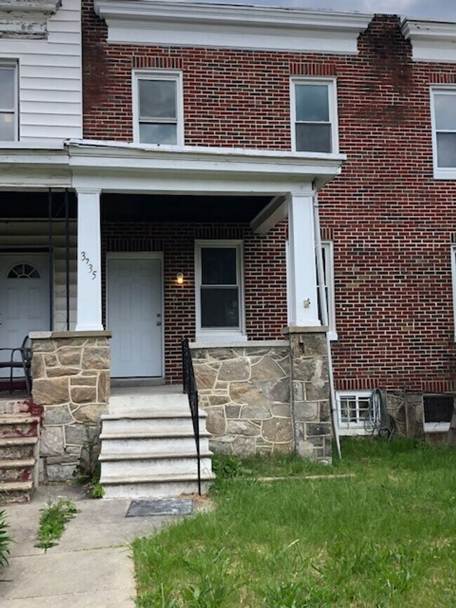 Building Photo - 3735 Oakmont Ave