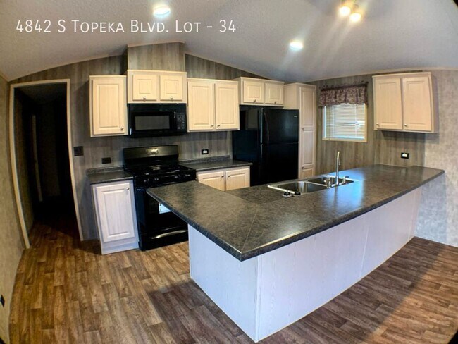 Foto del edificio - 4842 SW Topeka Blvd