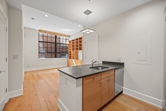 Building Photo - 2516 Q St NW