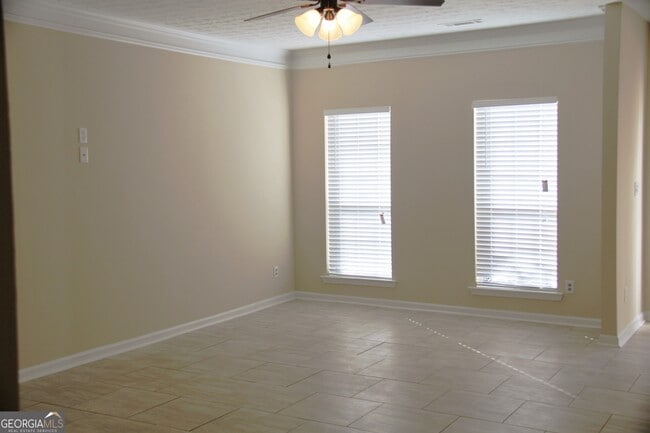 Building Photo - 962 Tree Creek Blvd