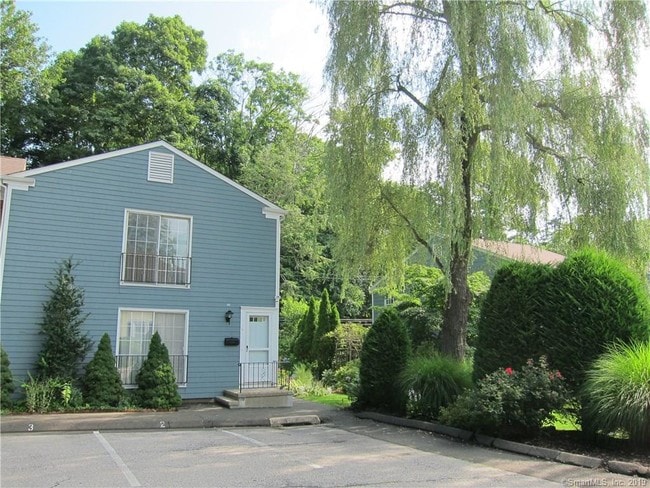 Building Photo - 98 Valley Rd