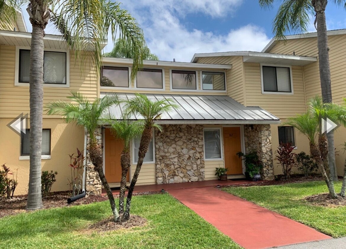 Primary Photo - 2 bed 2 bath town house in resort 2777-110...