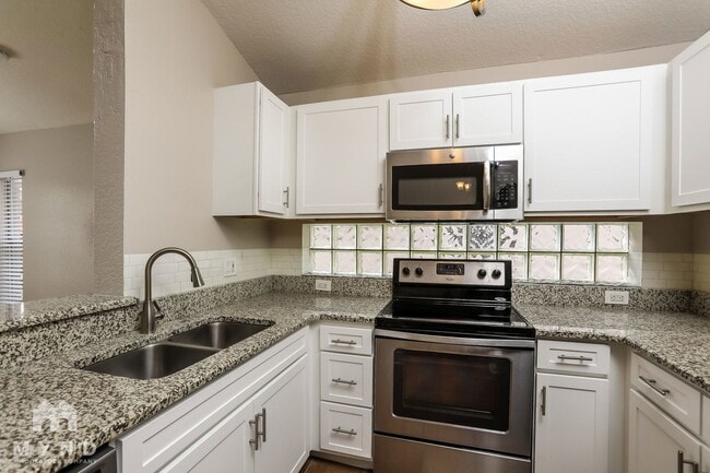 Building Photo - 12137 Pilot Ct