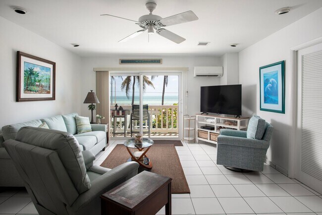 Foto del edificio - 1 Bedroom 1 Bathroom Furnished Second Floor Direct Ocean View Condo Lease dates: 5/1/2026 - 12/31...