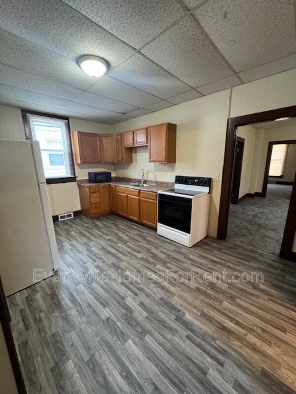 Foto del edificio - 1112 W Tennessee St