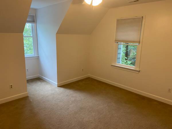 Building Photo - 123 Remington Woods Dr