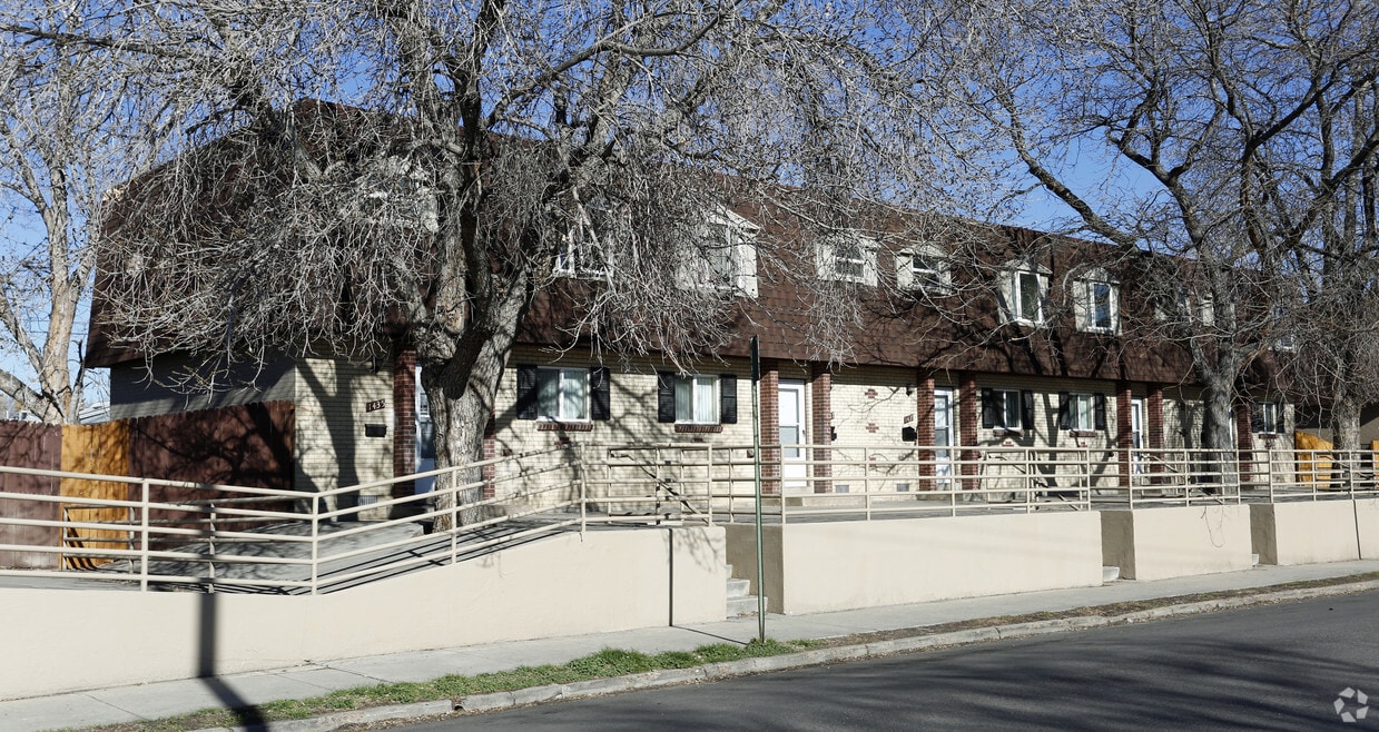 Building Photo - Gao Homes