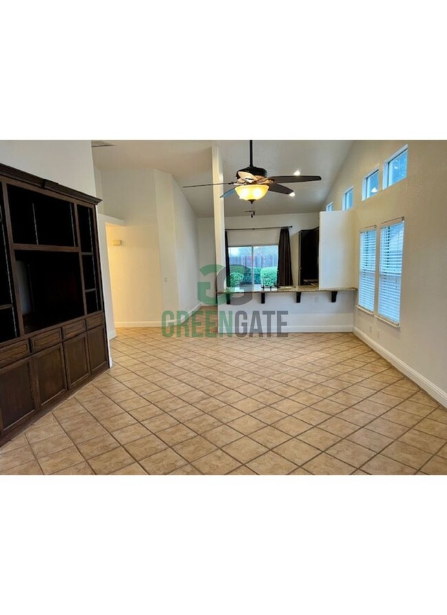 Foto del edificio - 3 BEDROOM 2.5 BATH HOME MOVE IN READY IN E...