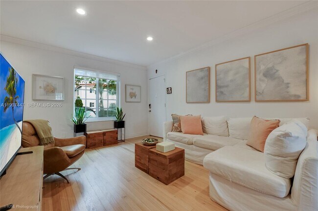 Foto del edificio - 21 Madeira Ave