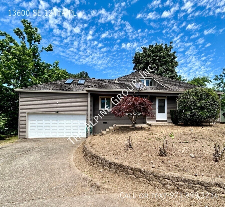 Primary Photo - 3 Bedroom in Clackamas!