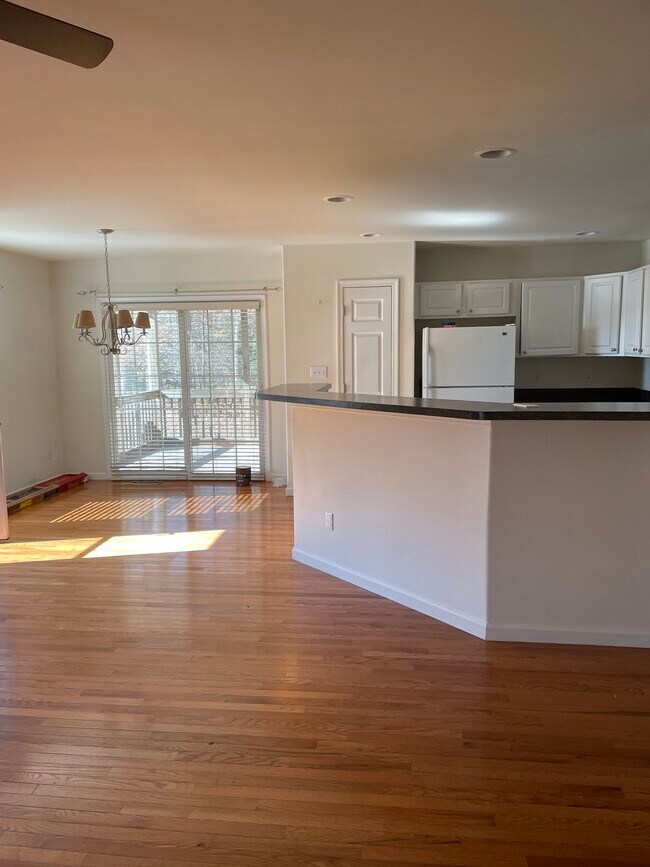 Building Photo - 37084 Mutiny Dr