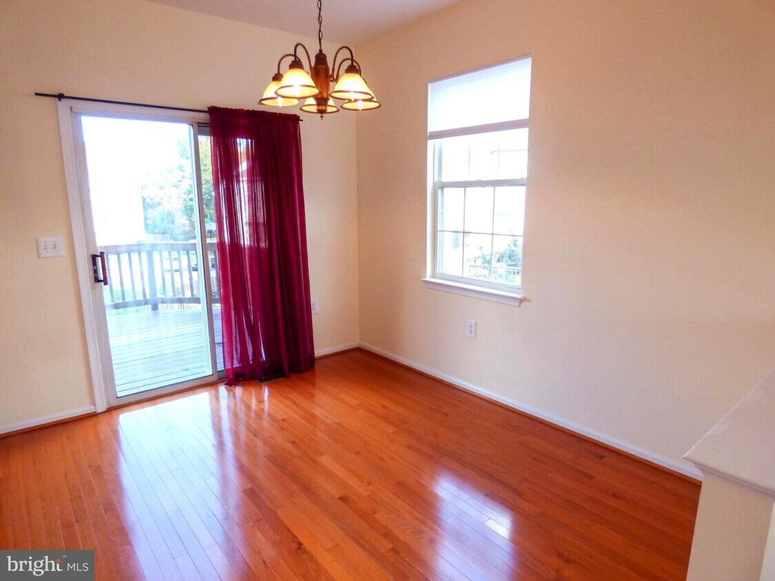 6240 Frosty Winter Ct, Centreville, VA 20120 Townhome Rentals in