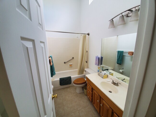 Master bath - 3525 Rebecca Ln
