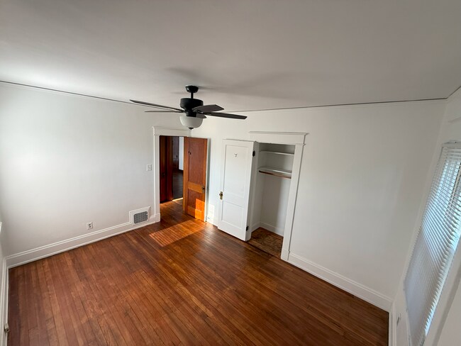 Bedroom - 2634 Melrose Ave