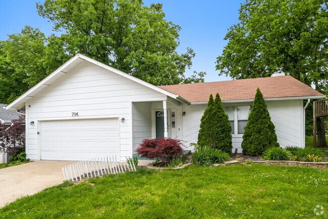 Building Photo - 714 Fernwood Terrace