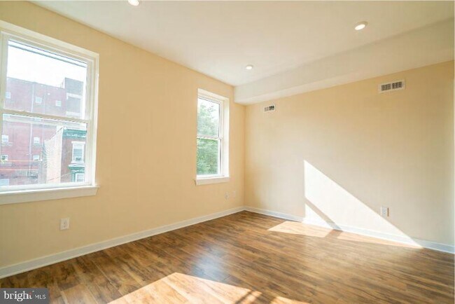 Foto del edificio - 2227 N Park Ave