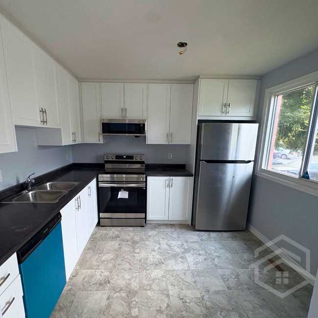 Building Photo - 3-Bedroom Townhouse in Woodstock!!