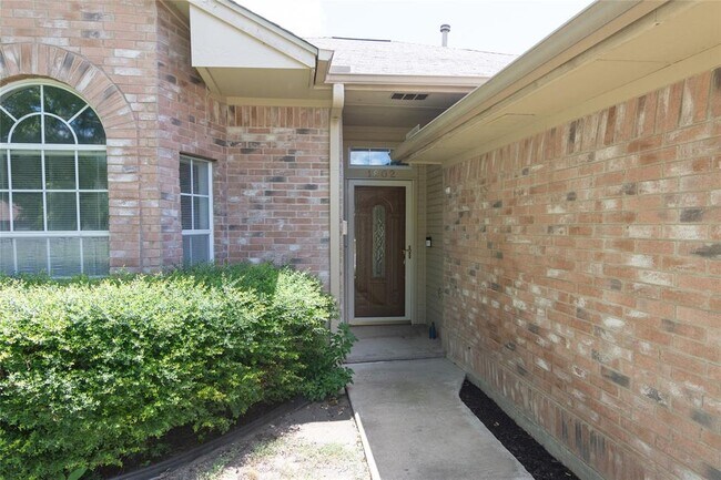 Foto del edificio - 1802 Laurel Ln