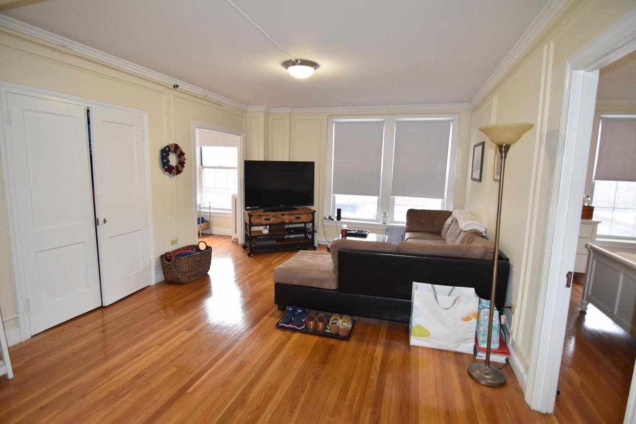 Primary Photo - 1284 Beacon St