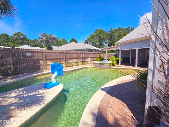 Building Photo - 12207 Lyndell Plantation Dr