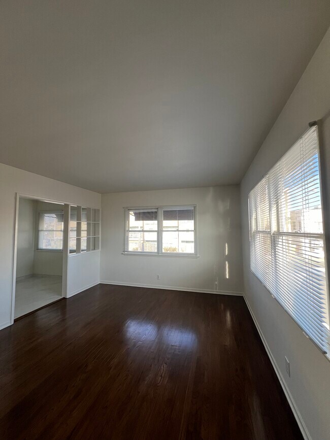 Foto del edificio - 2610-2612 Santa Monica Blvd