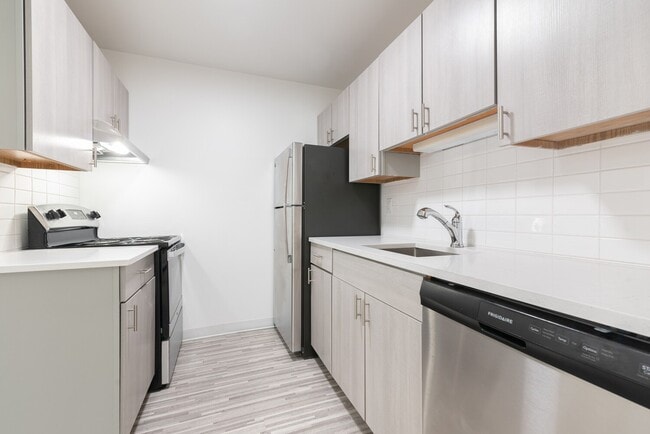 Building Photo - Edge at Novi - Novi, MI