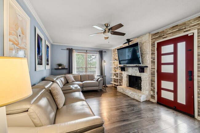 Foto del edificio - 2703 S I-35 Frontage Rd