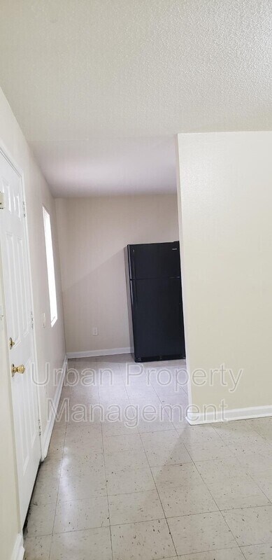 Foto del edificio - 381 Cambridge Ave