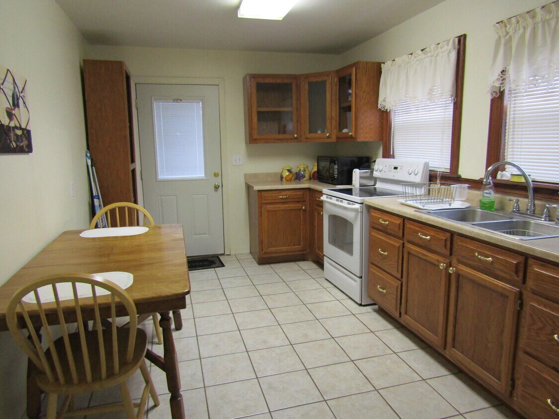 1228 Penn St, Clarksburg, WV 26301 House Rental in Clarksburg, WV