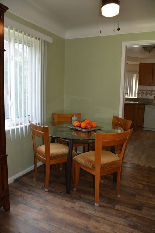 Building Photo - 24271 Kenosha St