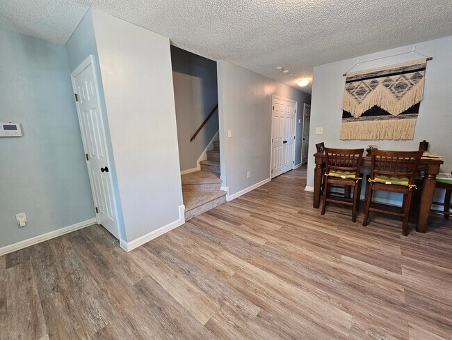 Foto del edificio - 117 Forest Oaks Dr