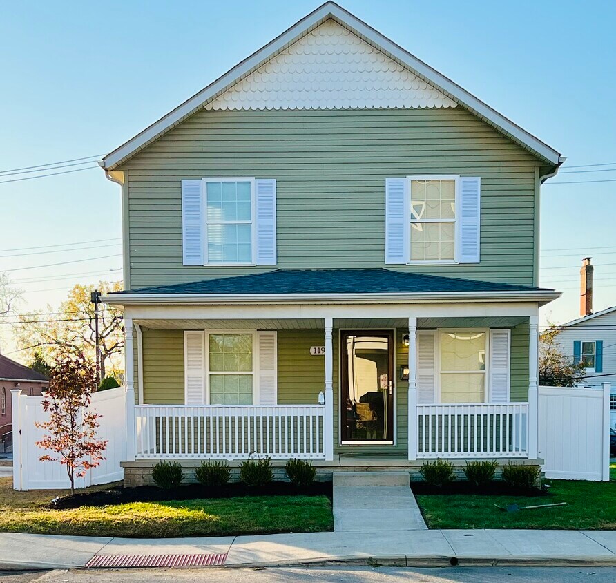 Primary Photo - 1191 N Grant Ave