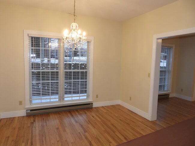 Comedor - 73 Brinkerhoff St