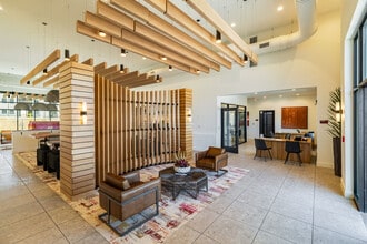 Building Photo - Solwyn