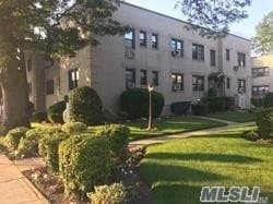 Primary Photo - 300 Cedarhurst Ave