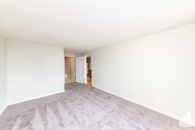 Building Photo - 545 N Dearborn St