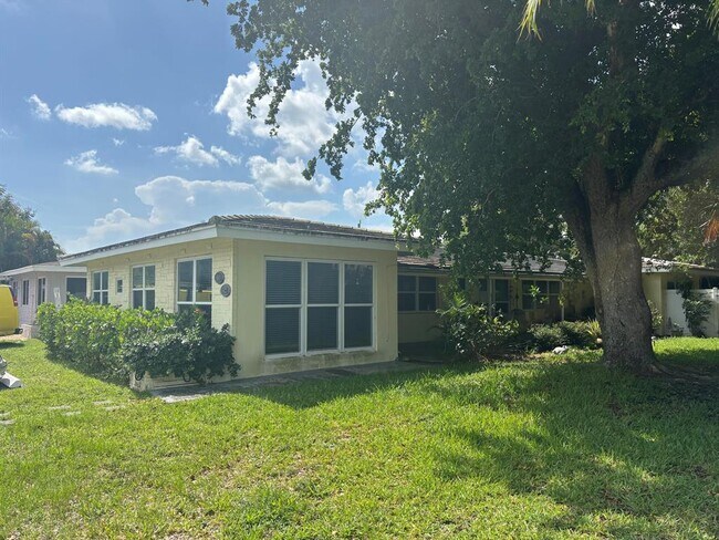 Foto del edificio - 1618 NE 25th St