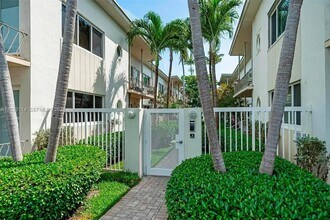 Building Photo - 1100 Venetian Way
