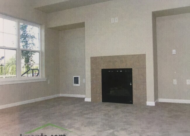 Building Photo - 66 NW Bryn Mawr Way